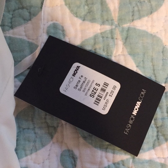 NEW!! Fashion nova Swimsuit sz S - Picture 2 of 3